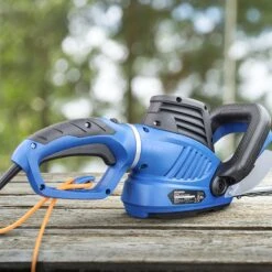 Hyundai HYHT680E Electric Hedge Trimmer 680W 610mm -Care Garden Shop HYHT680E 12 87395