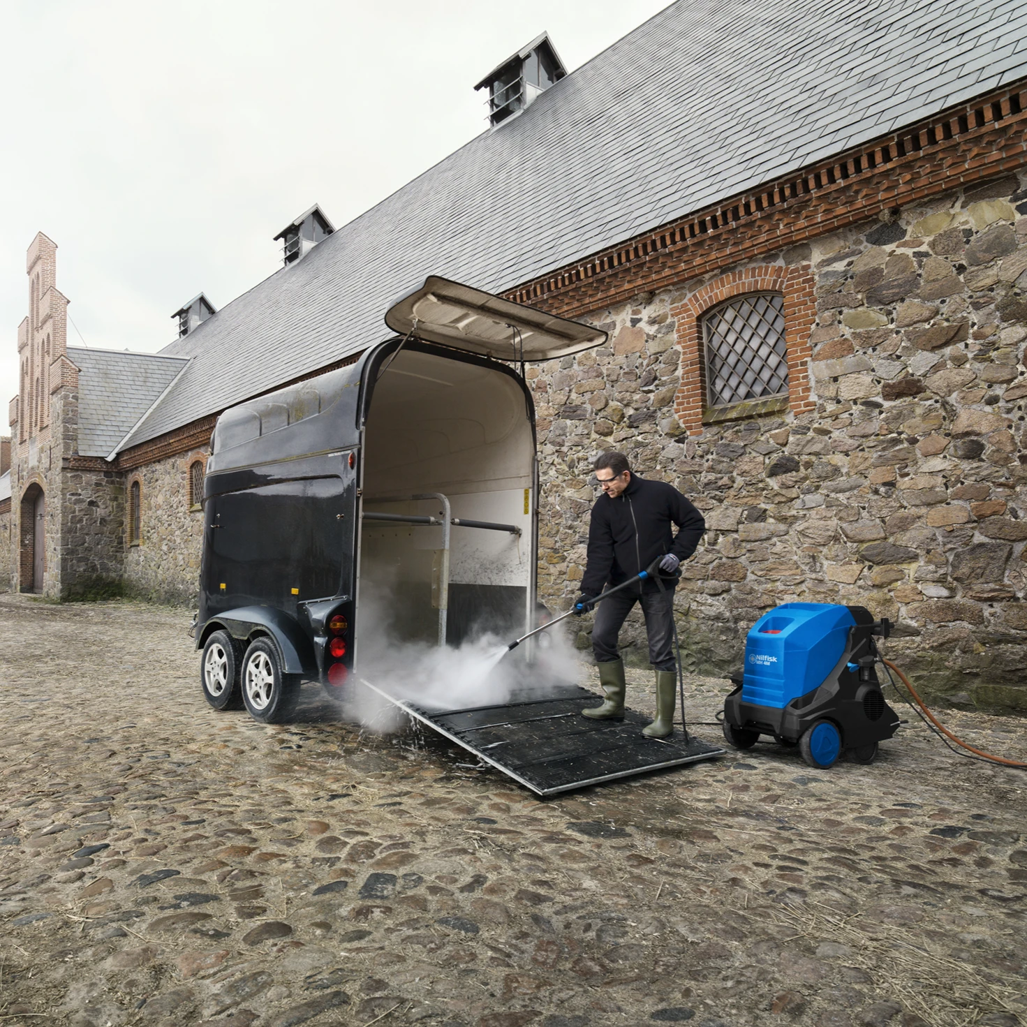 Nilfisk MH 3M-100/600 Hot Water Pressure Washer 5 Nilfisk MH 3M-100/600 Hot Water Pressure Washer - Image 5