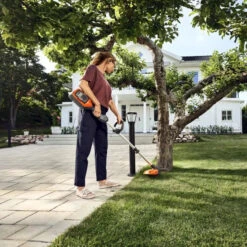 Husqvarna 215iL Cordless Strimmer -Care Garden Shop nh 748480