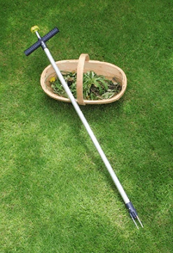 Burgon & Ball Wonder Weed Puller 5 Burgon & Ball Wonder Weed Puller -Care Garden Shop wonder weed puller lifestyle 04 low res